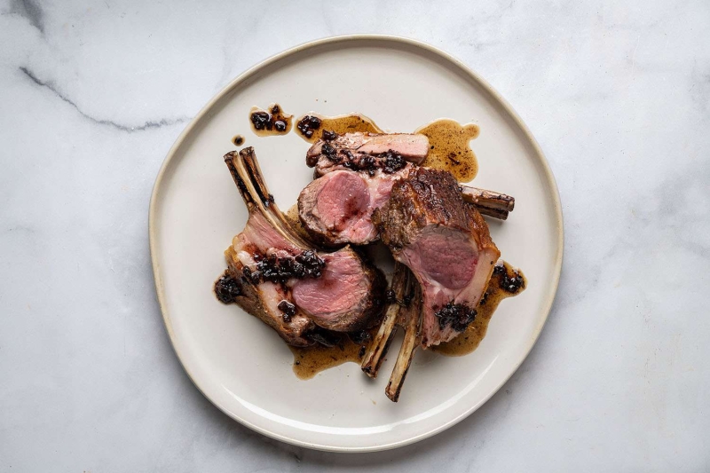 Rack of Lamb With Red Wine Sauce
