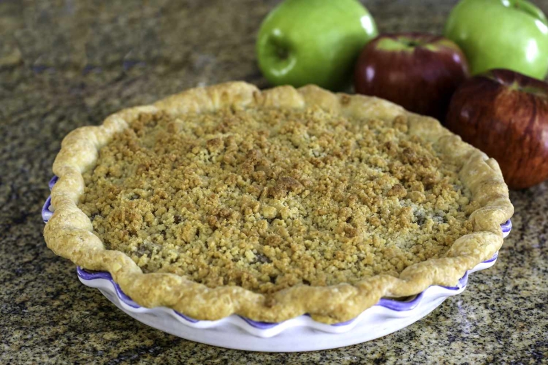 Apple Crisp Pie