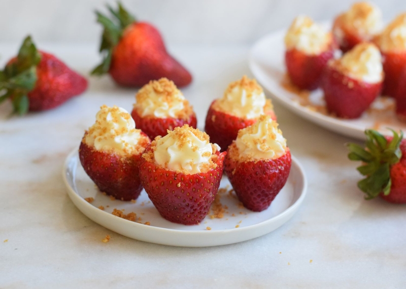 Cheesecake Stuffed Strawberries