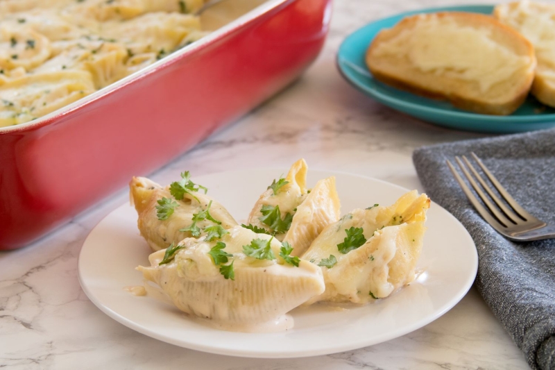 Chicken Stuffed Shells With Alfredo Sauce