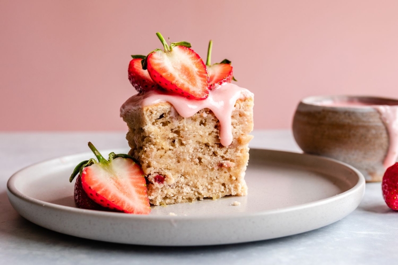 Fresh Strawberry Cake and Frosting