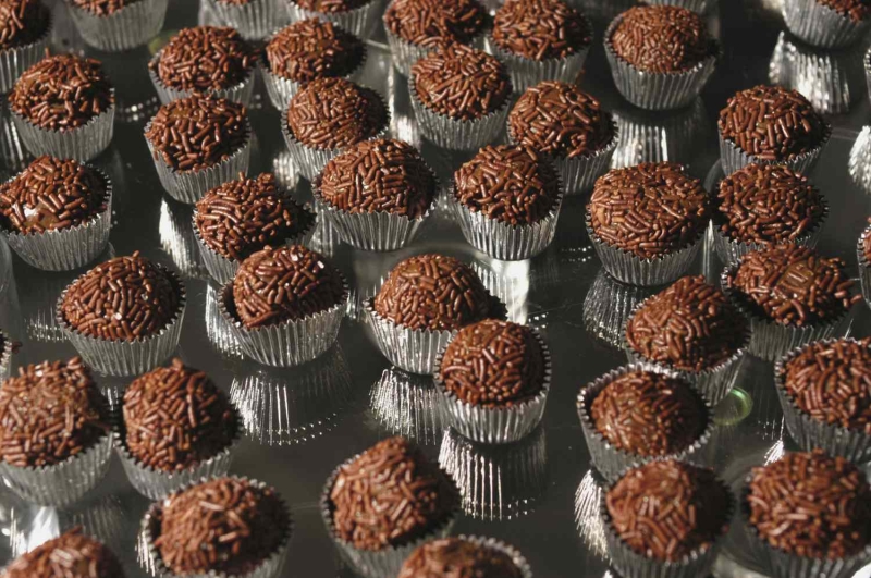 Brazilian Chocolate Fudge Truffles (Brigadeiros)