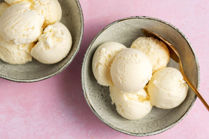 Easy Vanilla Ice Cream Recipe (No Cook!)