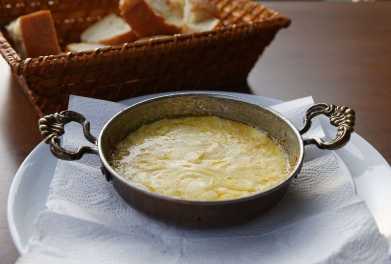 Turkish Melted Cheese and Cornmeal (Mıhlama)