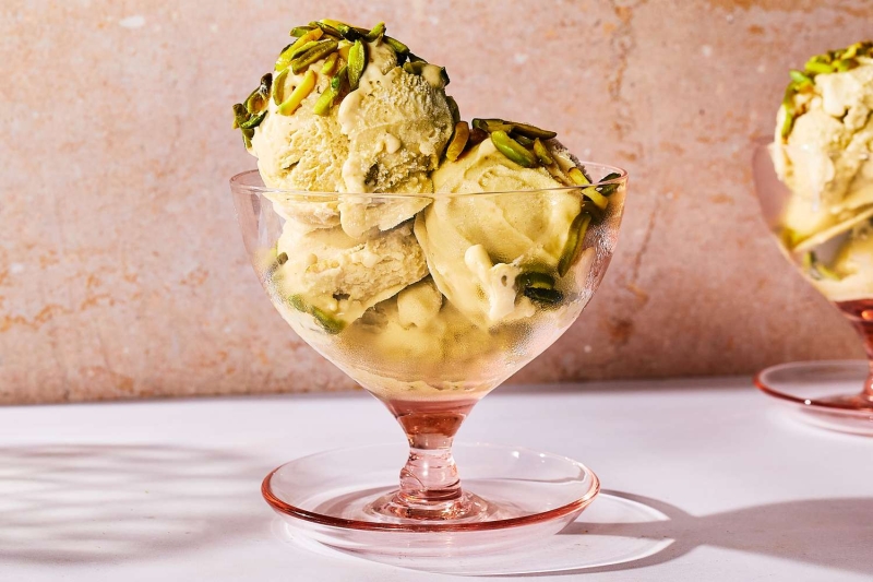 No-Churn Pistachio Ice Cream (5 Ingredients!)