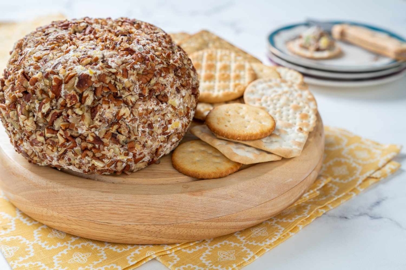 Pineapple Cheese Ball Recipe