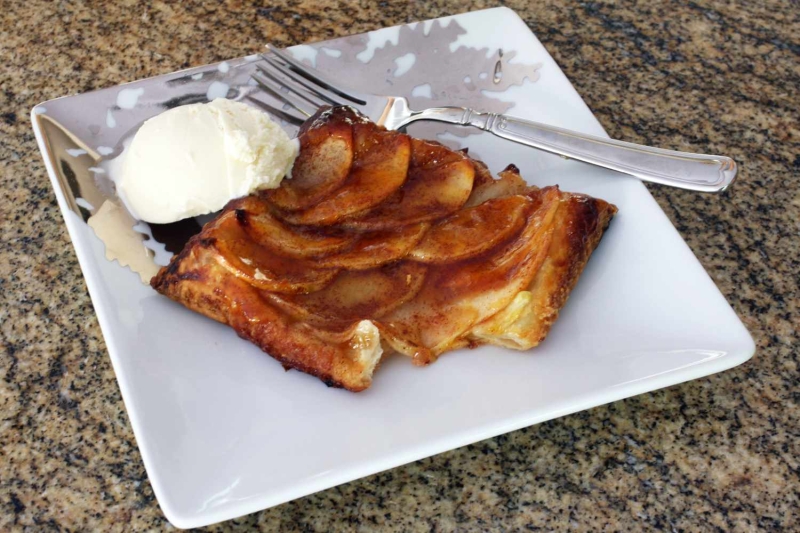 Mini Puff Pastry Apple Tarts