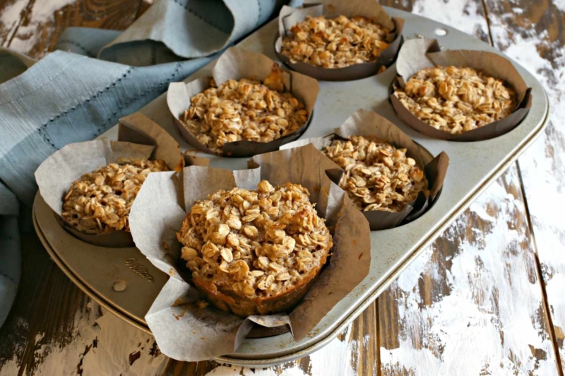 Banana Tahini Baked Oatmeal Cups