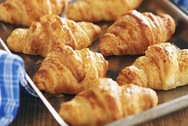 Easy Croissant Recipe: 4 Methods