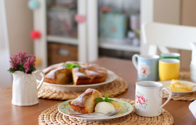 Quick Pear Streusel Coffee Cake