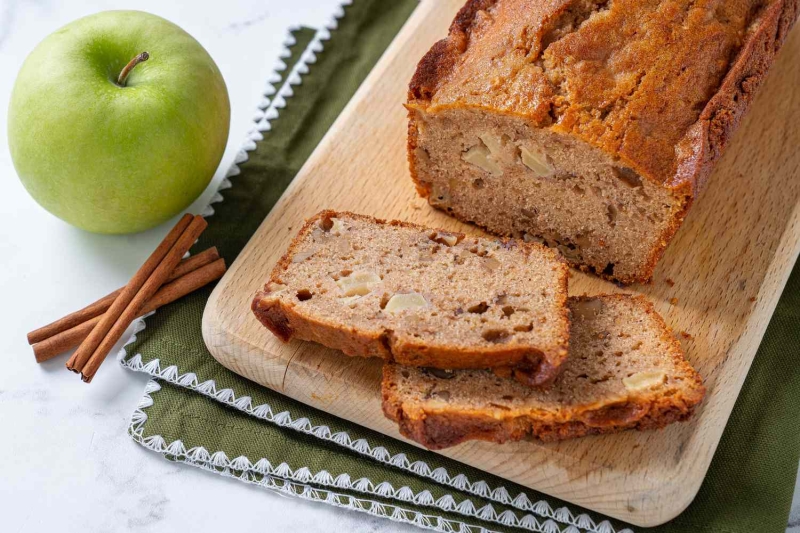 Apple Cinnamon Bread