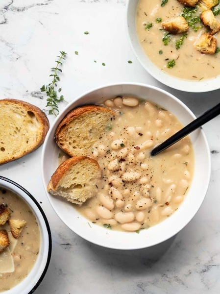 Easy Rosemary Garlic White Bean Soup