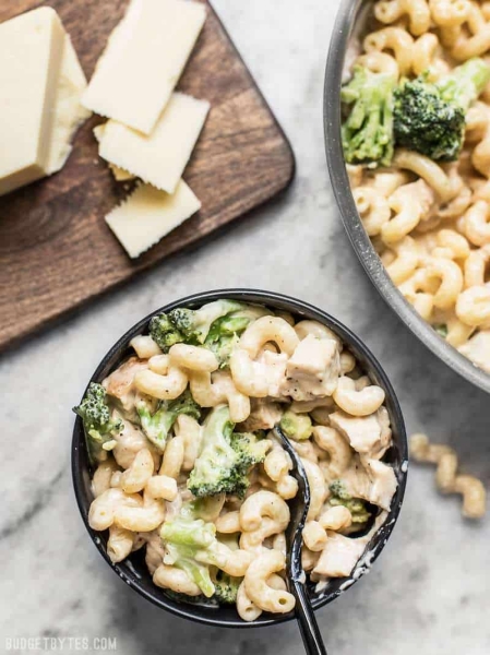 White Cheddar Mac and Cheese with Chicken and Broccoli