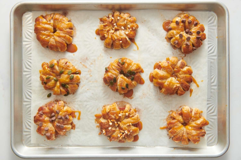 Apple Puff Pastry "Doughnuts"