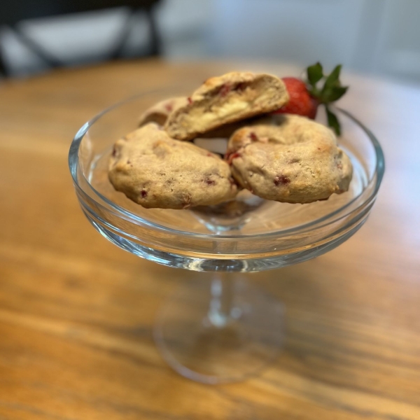 Strawberry Cheesecake Cookies