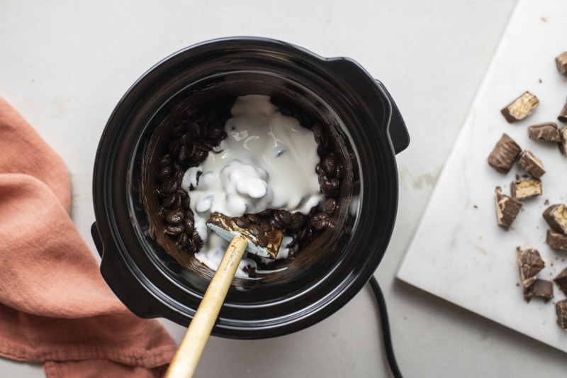 How To Make Halloween Candy Fondue