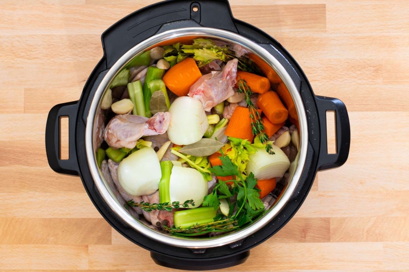 Instant Pot Chicken Stock