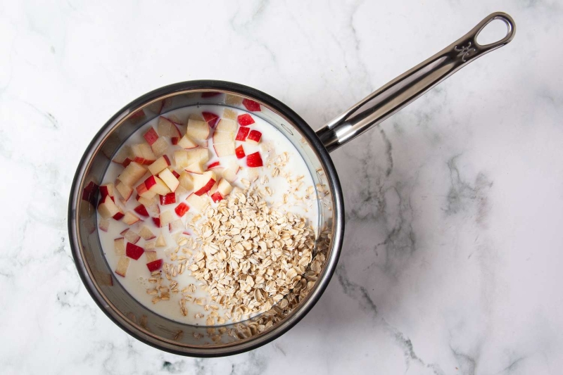 Apple Cinnamon Oatmeal