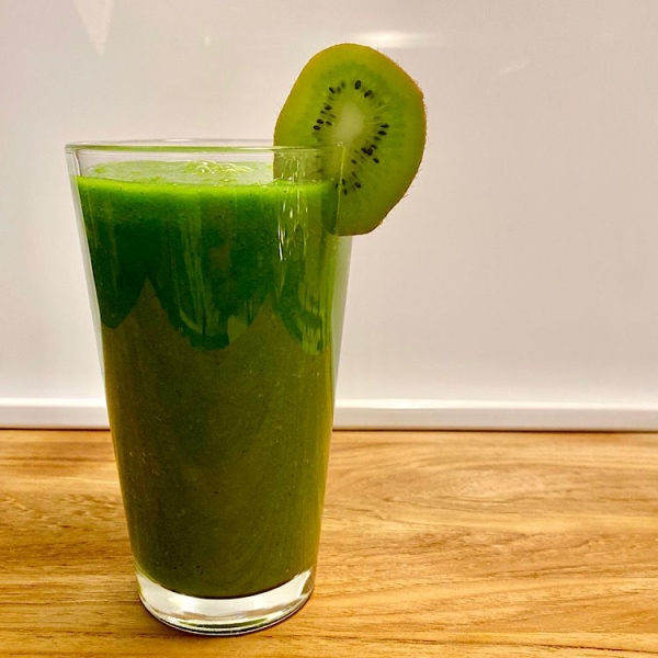 Apple Kiwi Superpower Green Smoothie