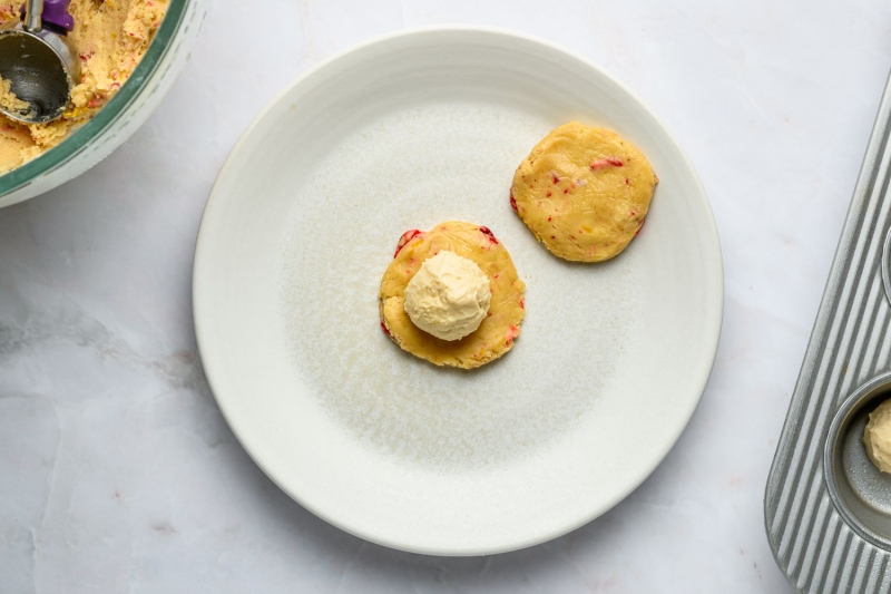 Strawberry Cheesecake Cookies