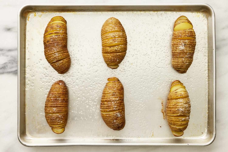 Hasselback Potatoes Are Proof That Baked Potatoes Can Be Cute