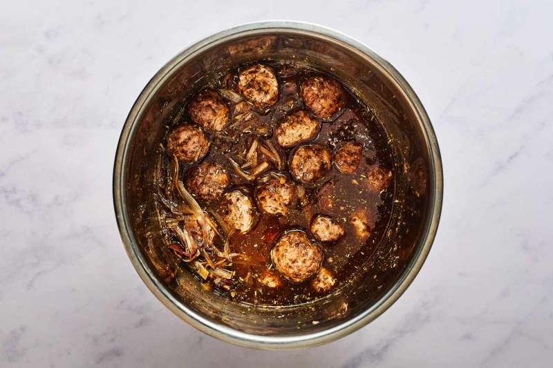 Slow Cooker French Onion Meatballs