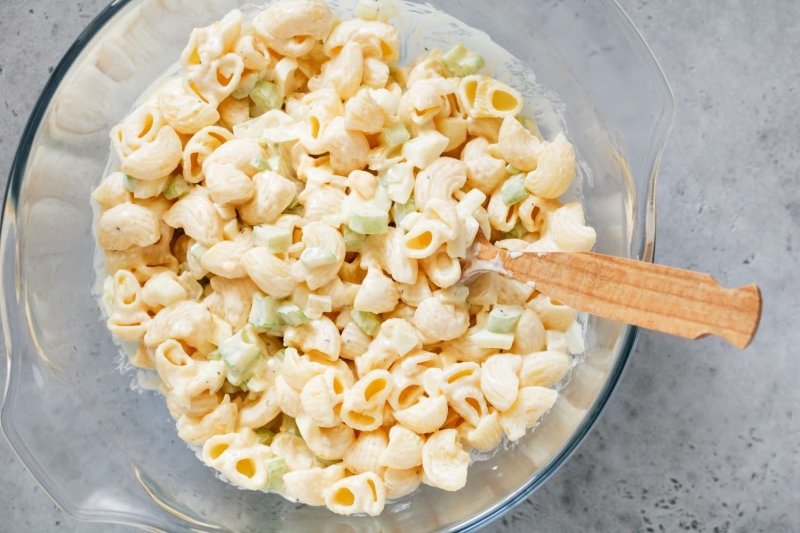 Easy Macaroni Salad with Egg