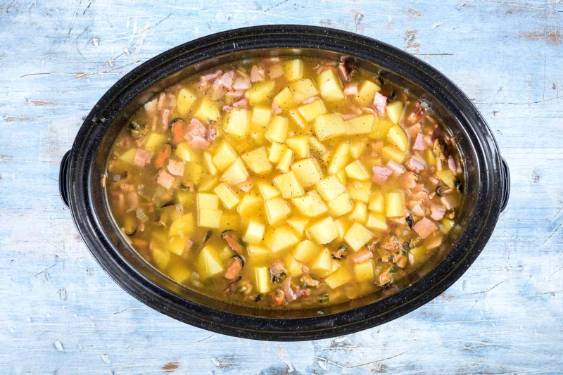 Crock Pot Clam Chowder