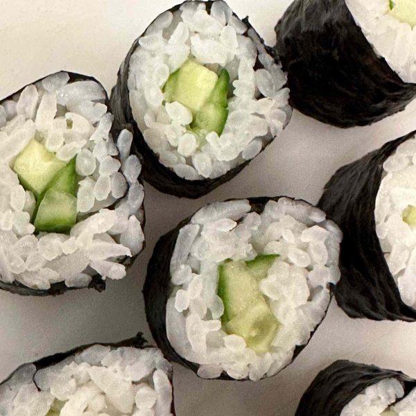 Kappamaki (Cucumber Sushi Roll)