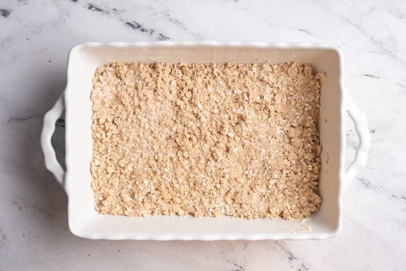 Peanut Butter Oatmeal Bars With Chocolate Chips