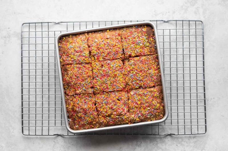 Funfetti Cake Bars With Chocolate Glaze