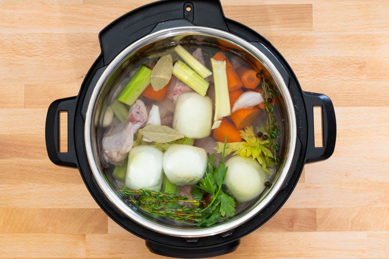 Instant Pot Chicken Stock