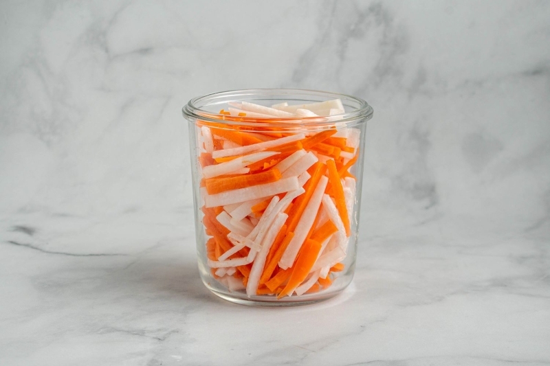 Vietnamese Pickled Carrot and Daikon Radish