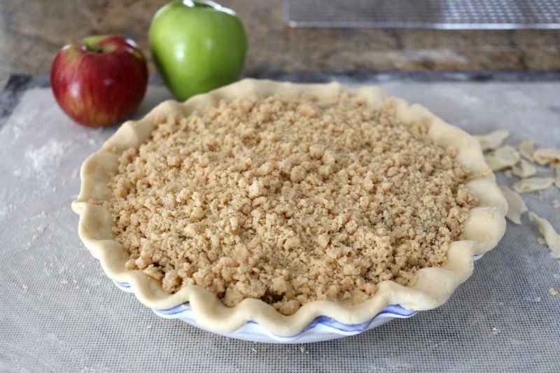 Apple Crisp Pie