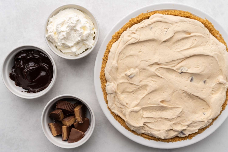 Frozen Peanut Butter Cup Pie