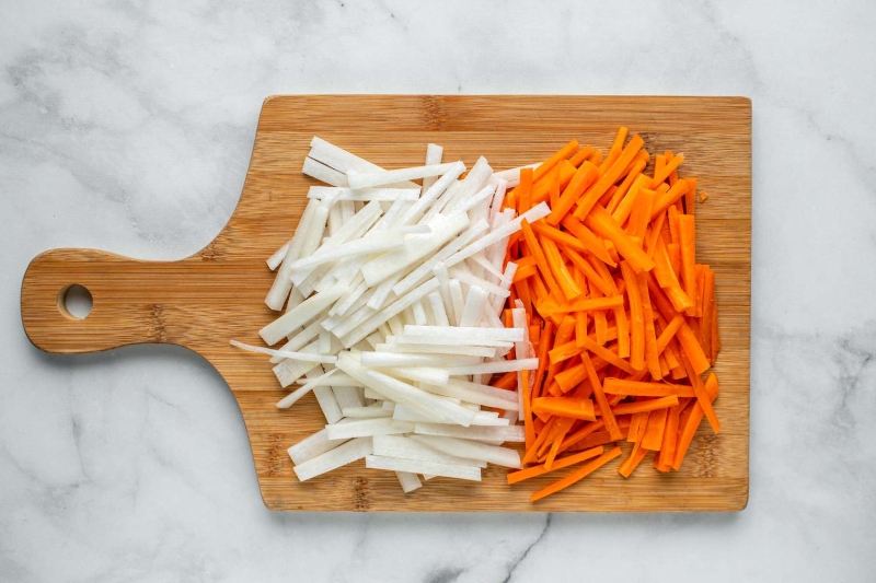 Vietnamese Pickled Carrot and Daikon Radish