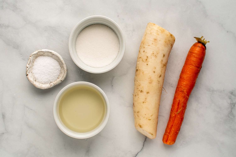 Vietnamese Pickled Carrot and Daikon Radish