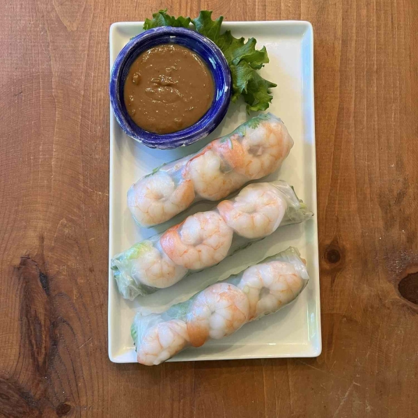 Fresh Spring Rolls With Peanut Sauce