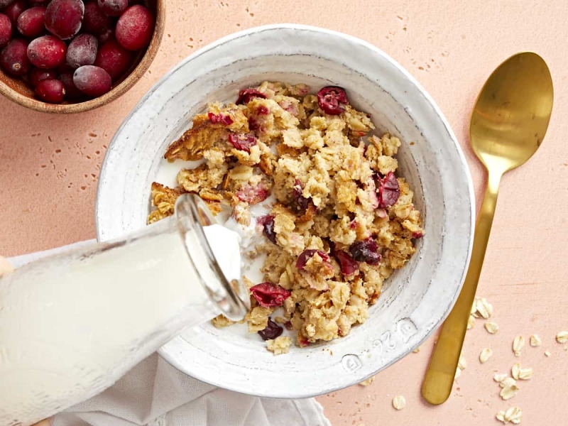 Apple Cranberry Baked Oatmeal