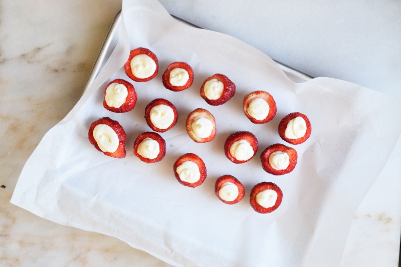 Cheesecake Stuffed Strawberries