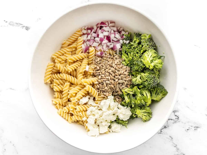 Broccoli Pasta Salad with Tomato Vinaigrette