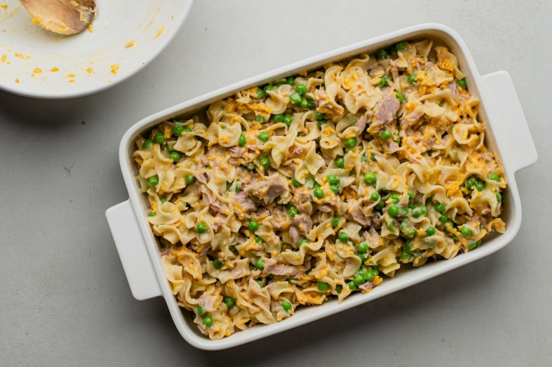 Easy Tuna Noodle Casserole With Cheddar Cheese