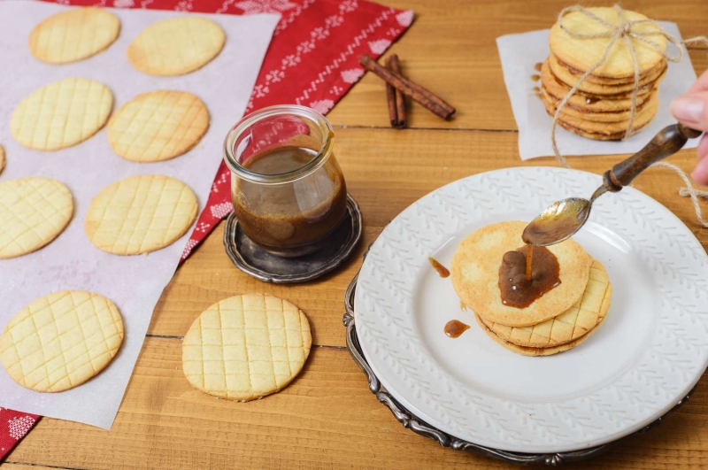 Stroopkoeken (Dutch Caramel Cookies) Recipe