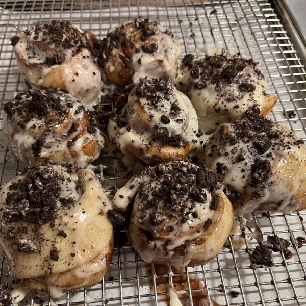 Cookies and Cream Cinnamon Rolls