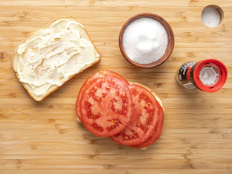 Classic Tomato Sandwiches