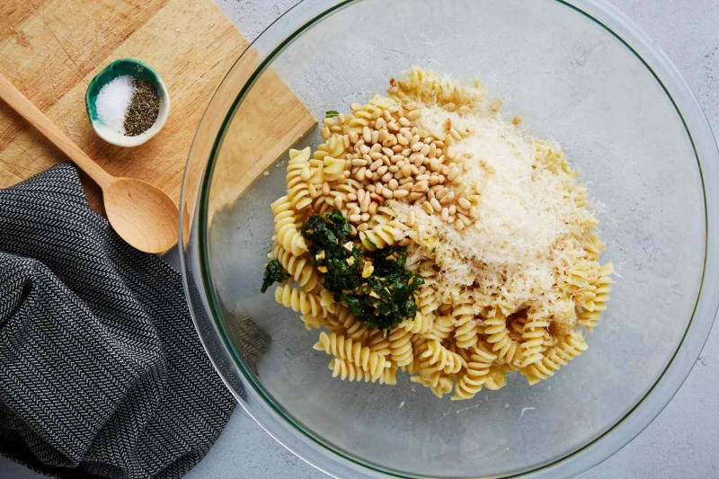 Easy Pasta Salad With Fresh Herbs, Lemon and Garlic