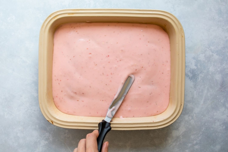 Fresh Strawberry Cake and Frosting