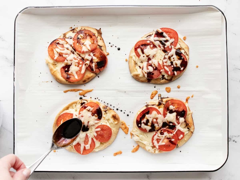 Easy Caprese Pizza