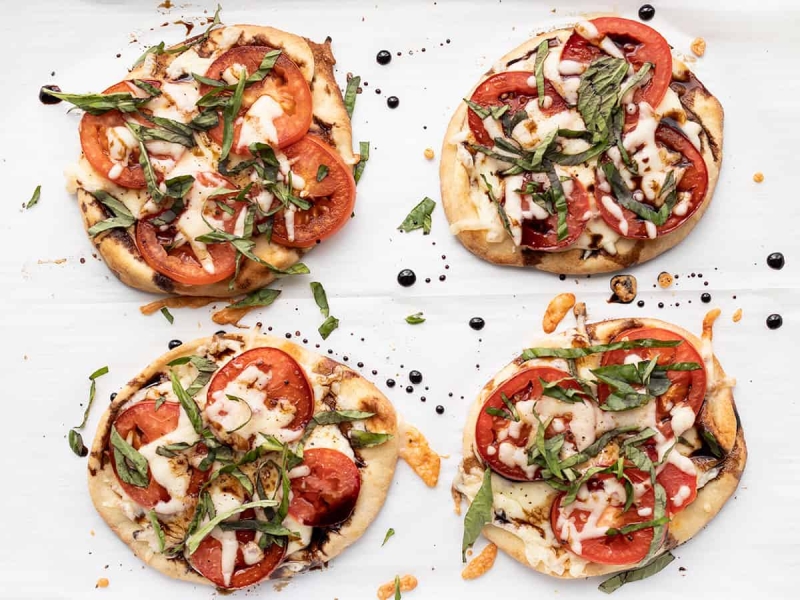 Easy Caprese Pizza