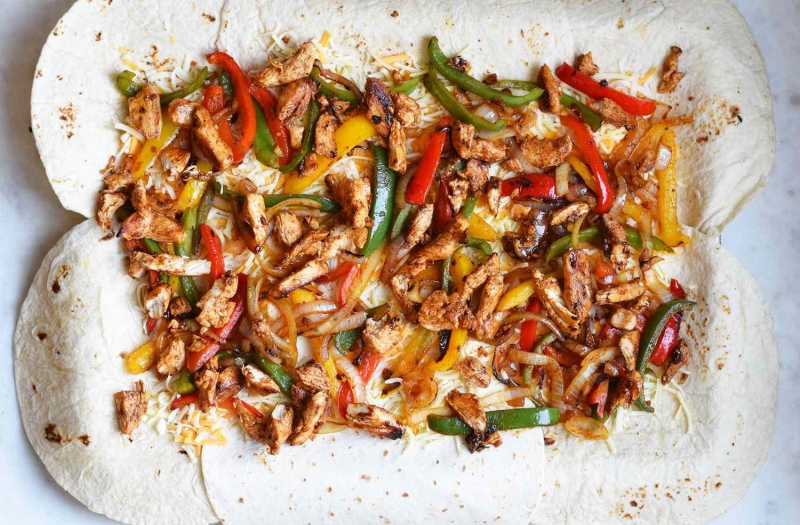 Sheet Pan Chicken Fajita Crunchwrap Recipe